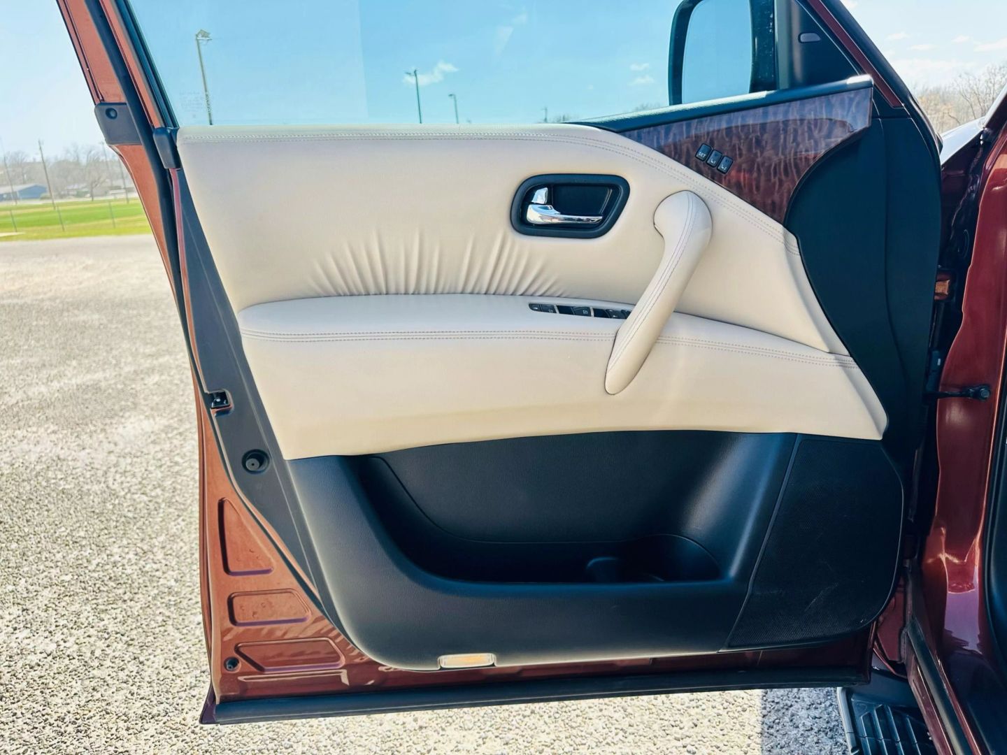 2018 Nissan Armada - Image 14