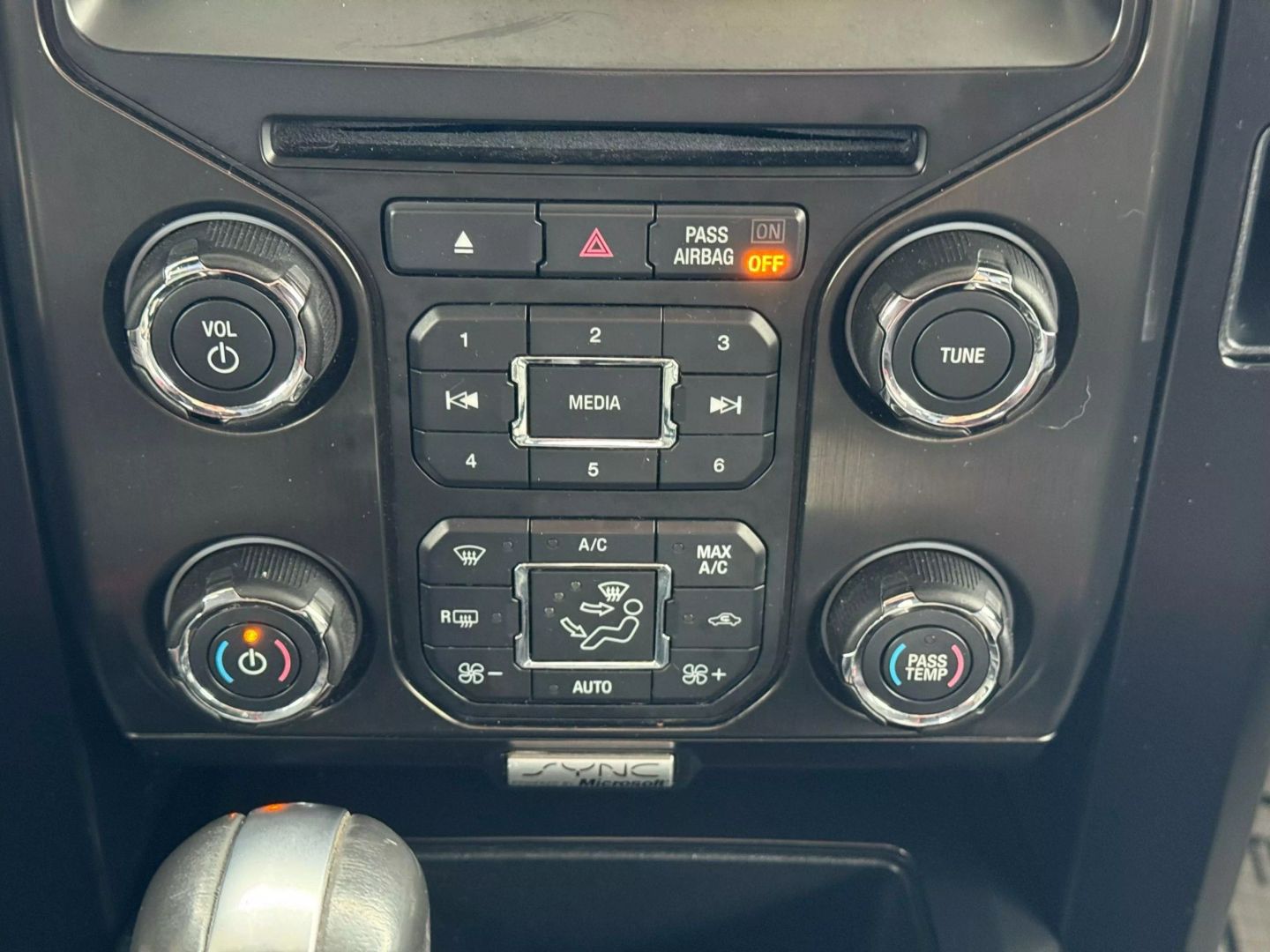 2013 Ford F150 Supercrew Cab - Image 31