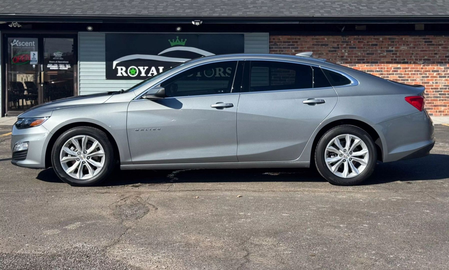 2024 Chevrolet Malibu - Image 8
