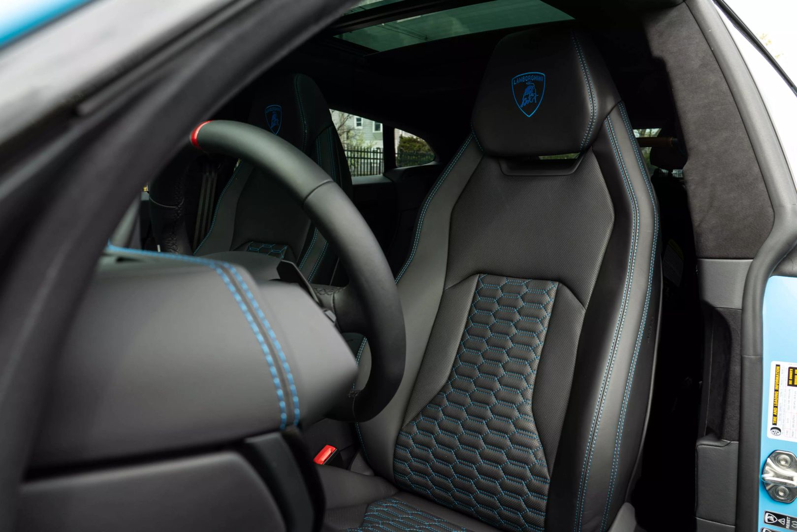 2023 Lamborghini Urus - Image 28