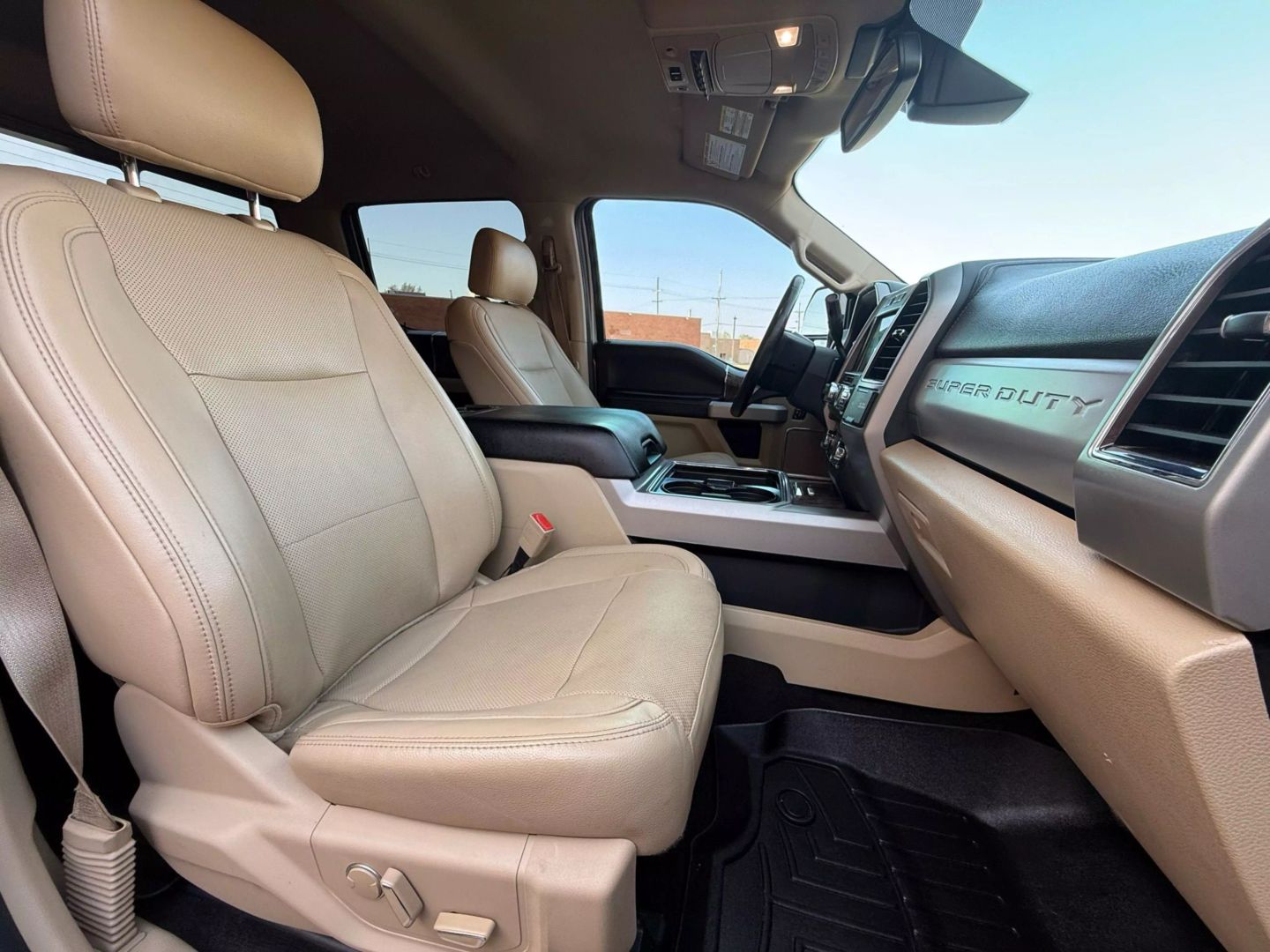 2018 Ford F250 Super Duty Crew Cab - Image 20