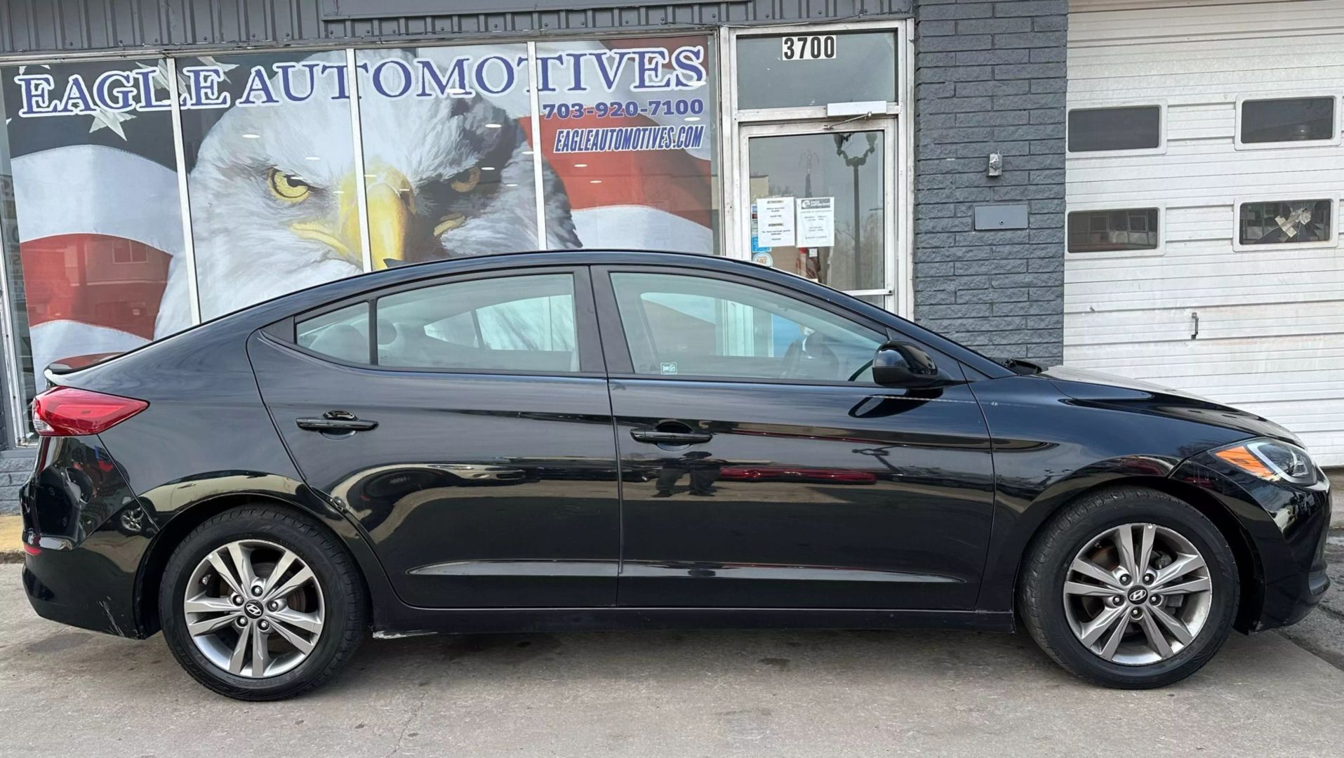 Used 2017 Hyundai Elantra SE with VIN 5NPD84LF8HH018682 for sale in Arlington, VA