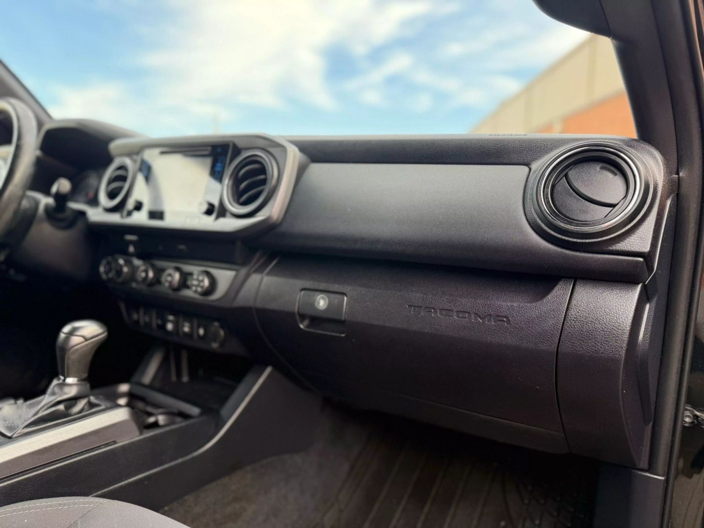 2019 Toyota Tacoma Double Cab - Image 19