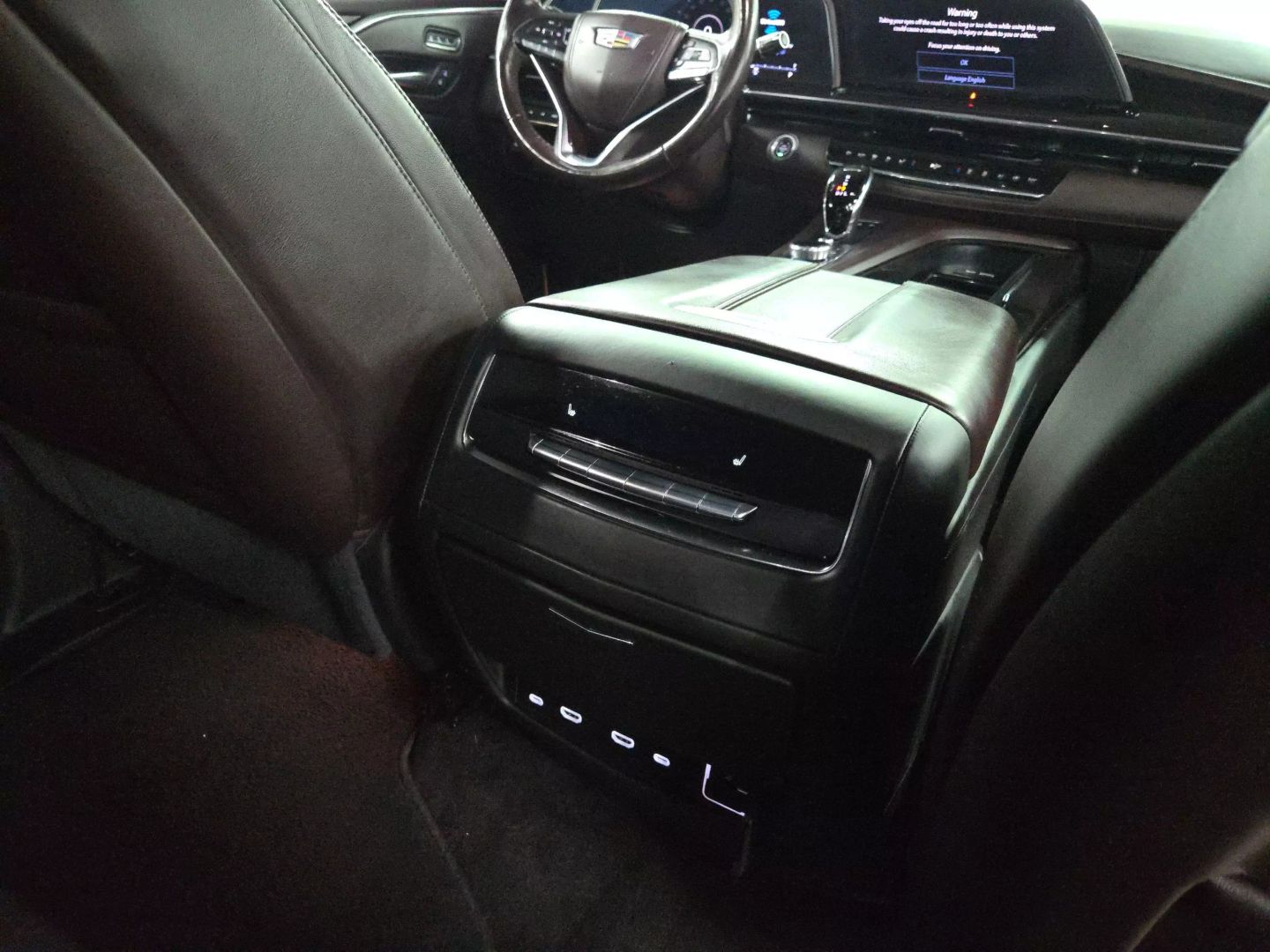 2022 Cadillac Escalade - Image 33