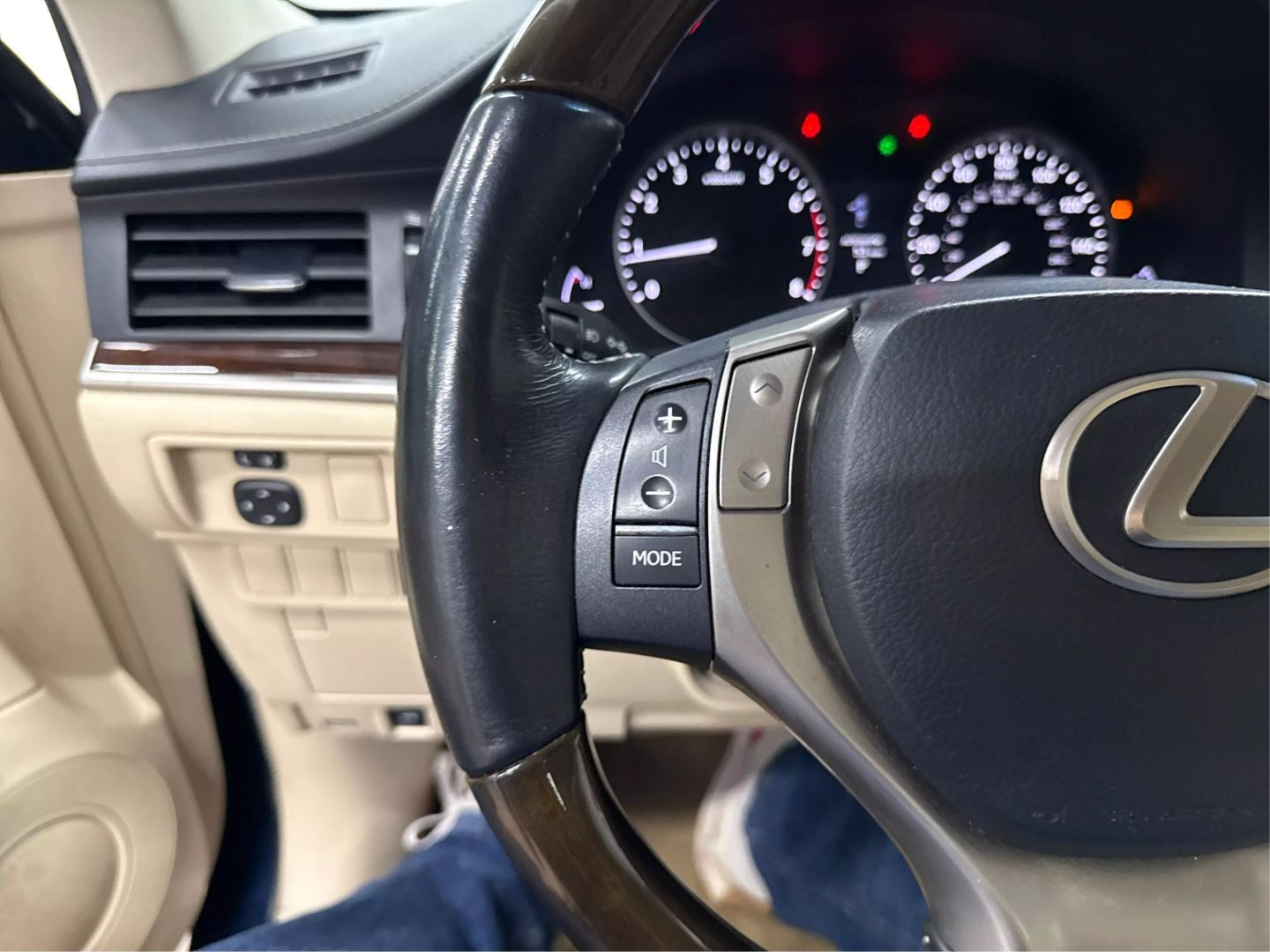 2014 Lexus Es - Image 22