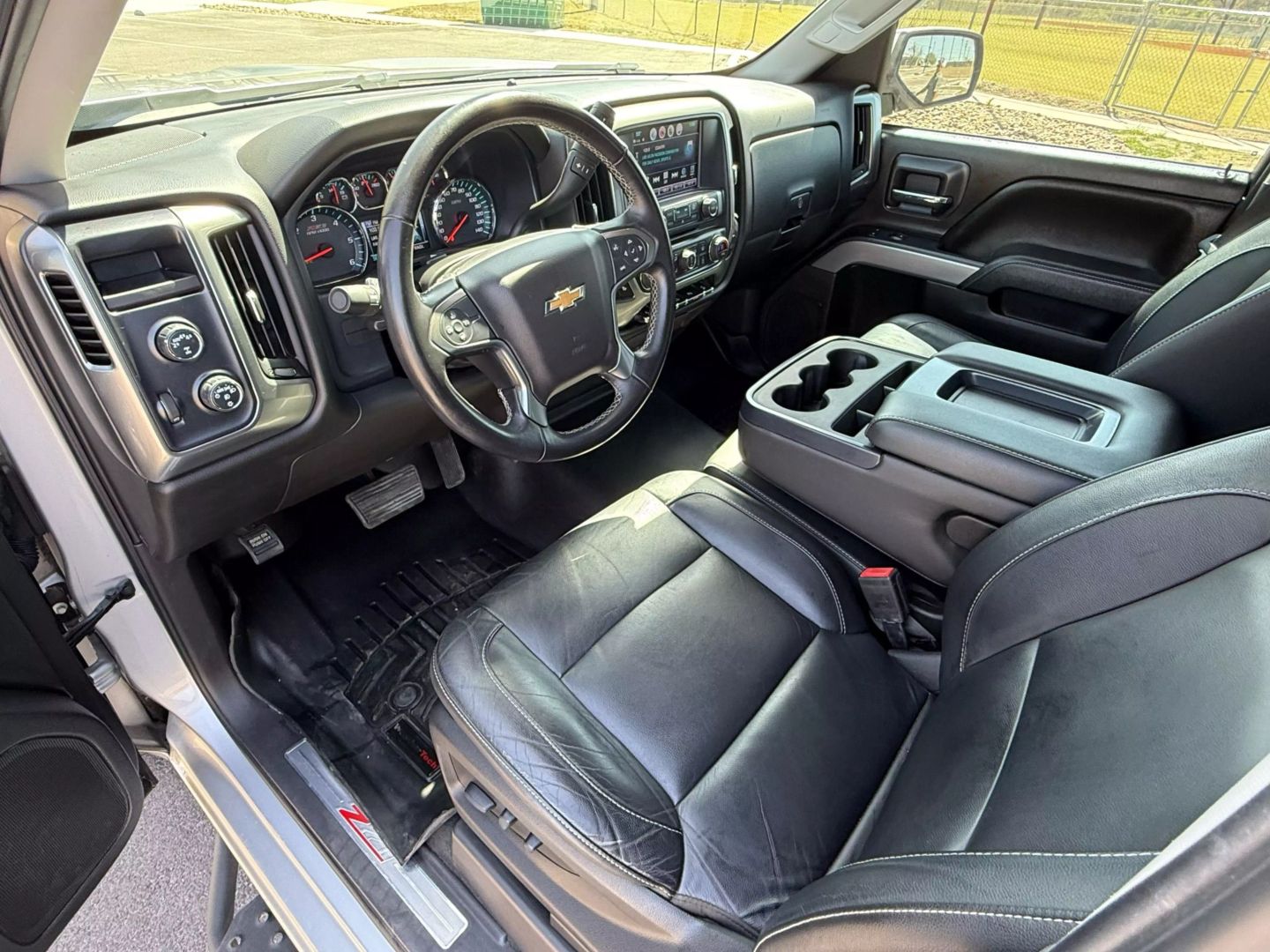 2018 Chevrolet Silverado 1500 Crew Cab - Image 6