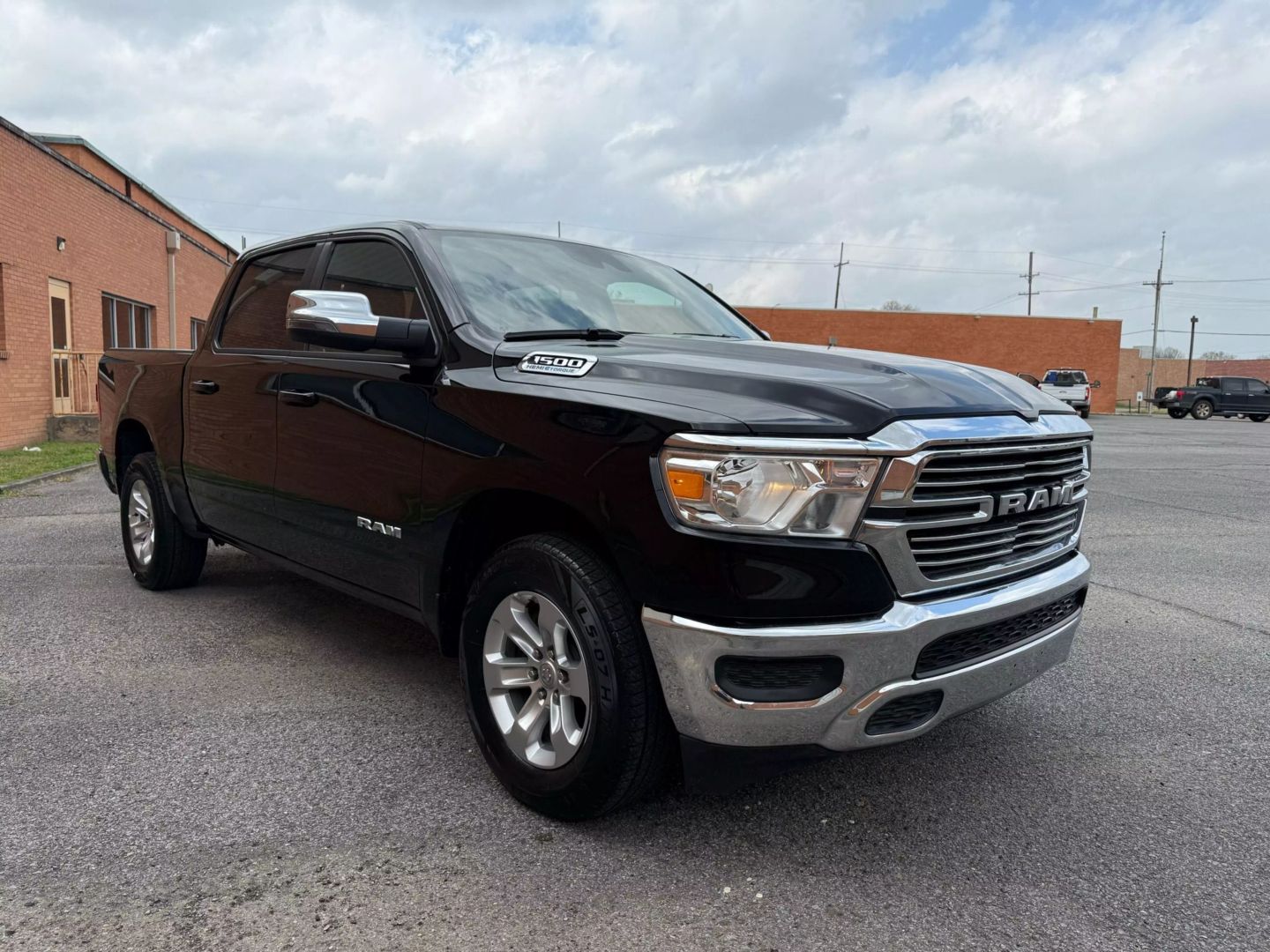 2024 Ram 1500 Crew Cab - Image 8