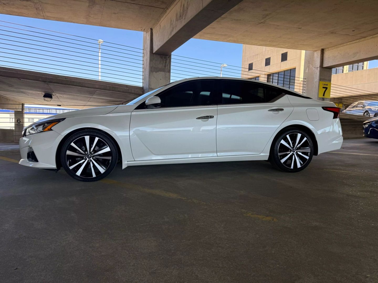 2019 Nissan Altima - Image 3