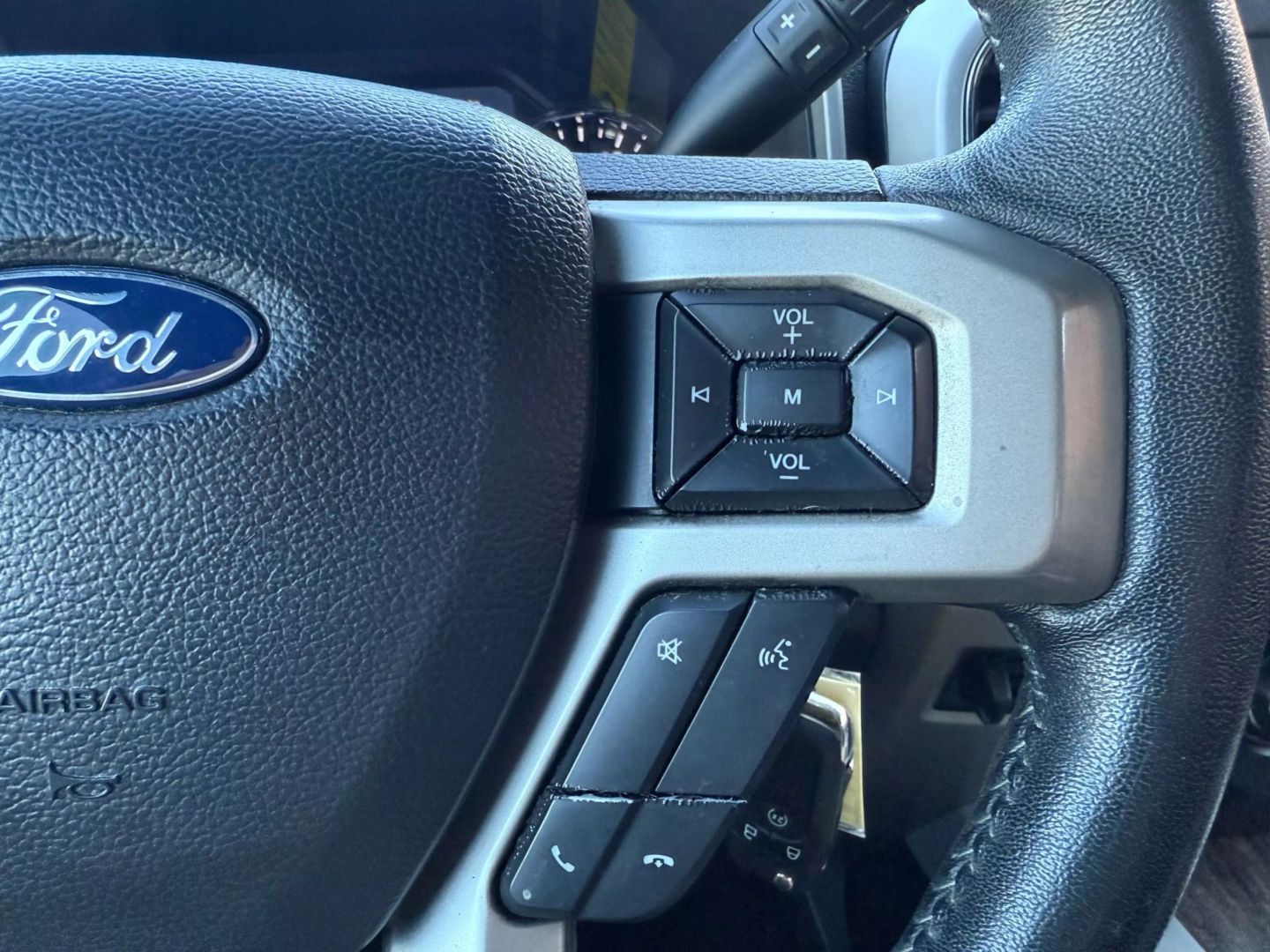 2019 Ford F250 Super Duty Crew Cab - Image 25