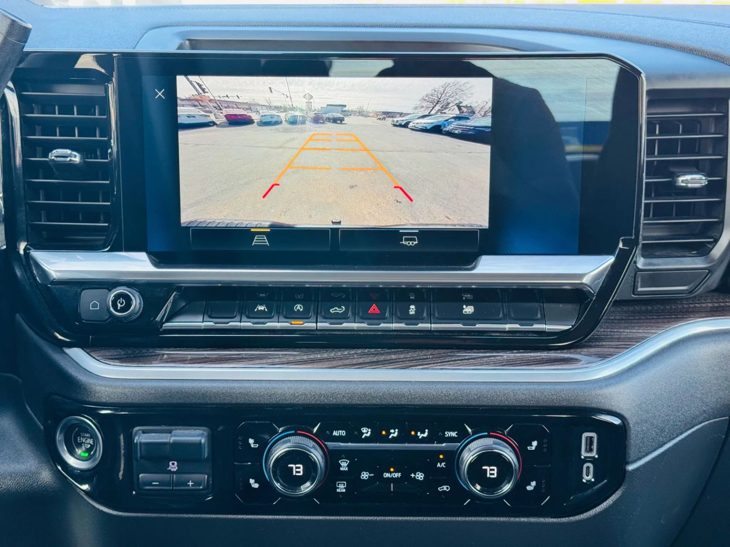 2022 Chevrolet Silverado 1500 Crew Cab - Image 23