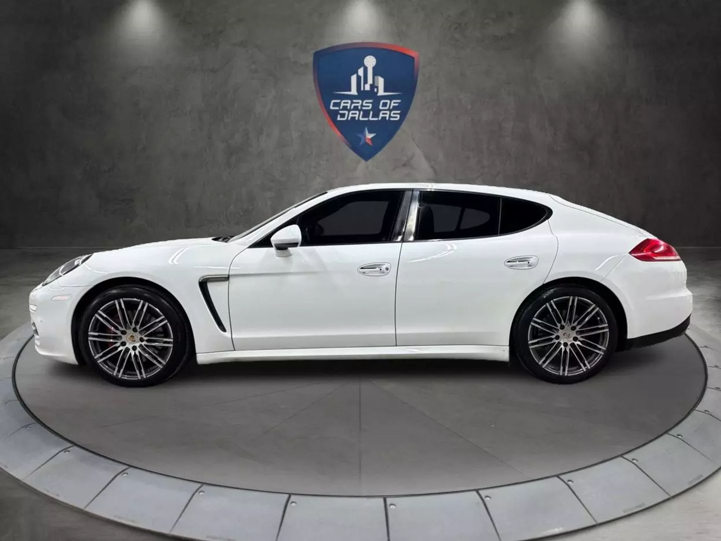 2015 Porsche Panamera - Image 2