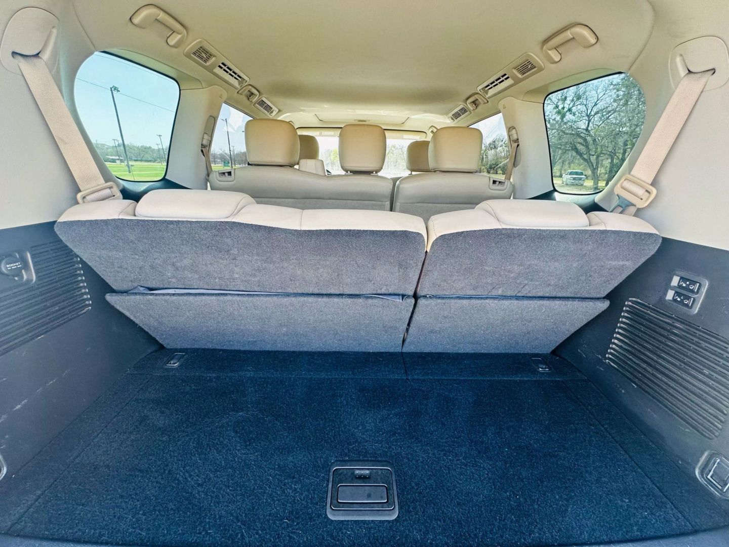 2018 Nissan Armada - Image 9