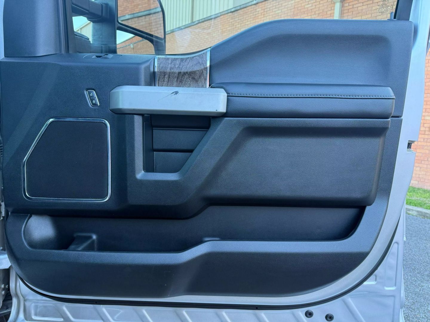 2019 Ford F250 Super Duty Crew Cab - Image 21