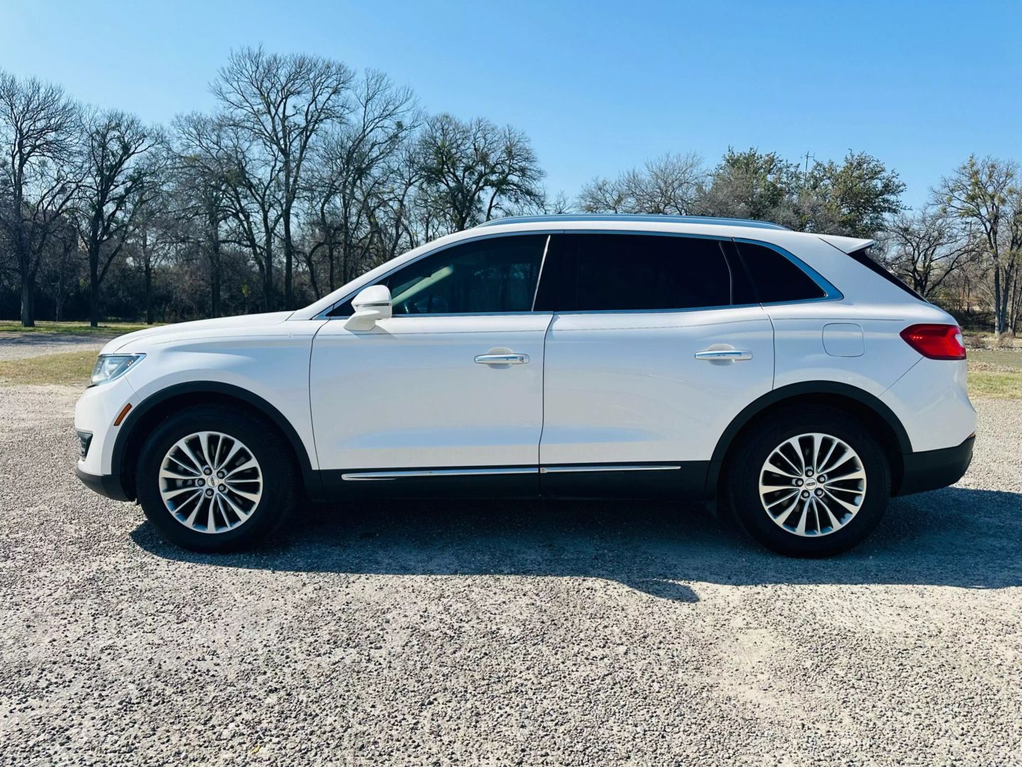 2016 Lincoln Mkx - Image 2