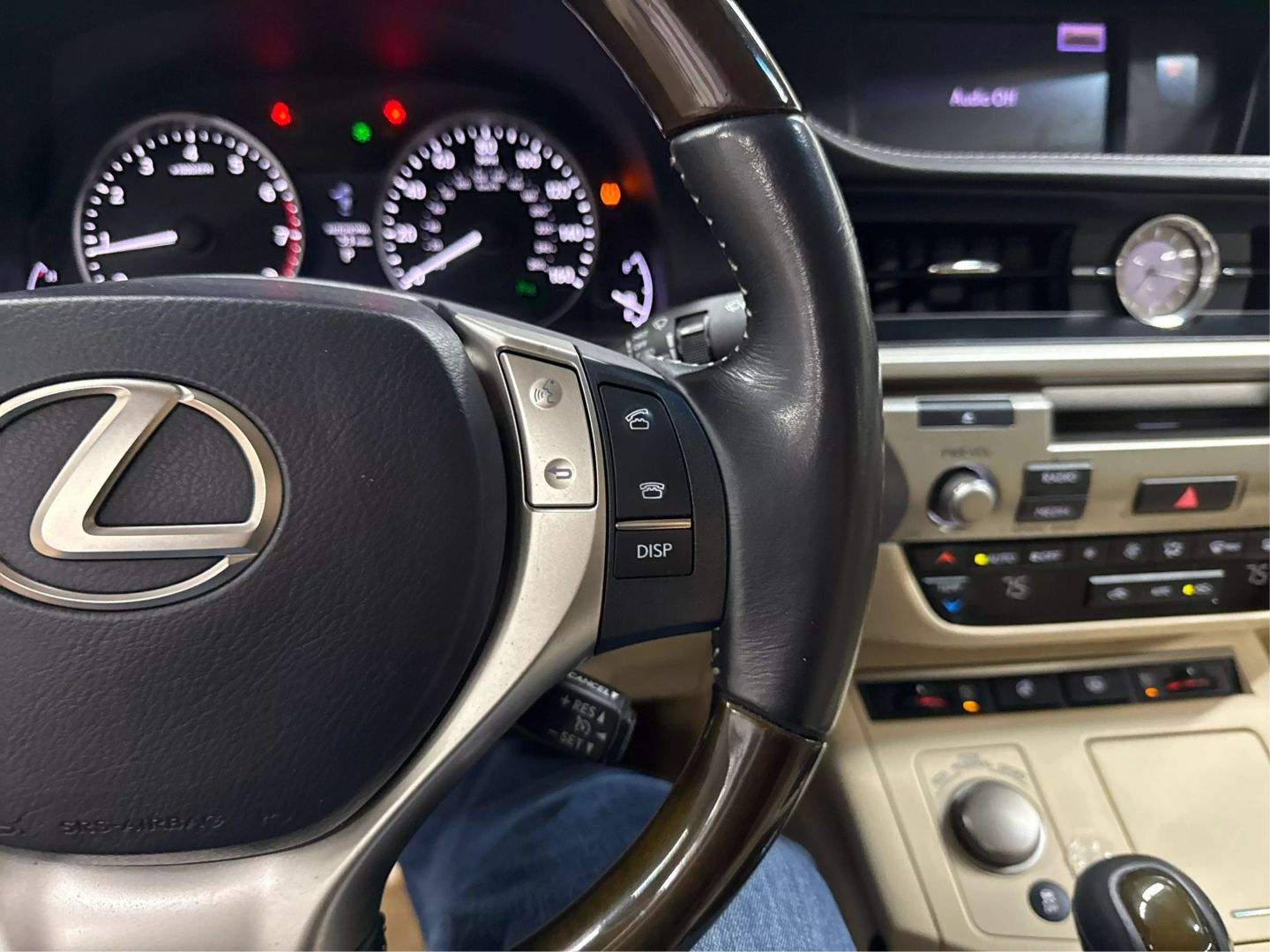 2014 Lexus Es - Image 23