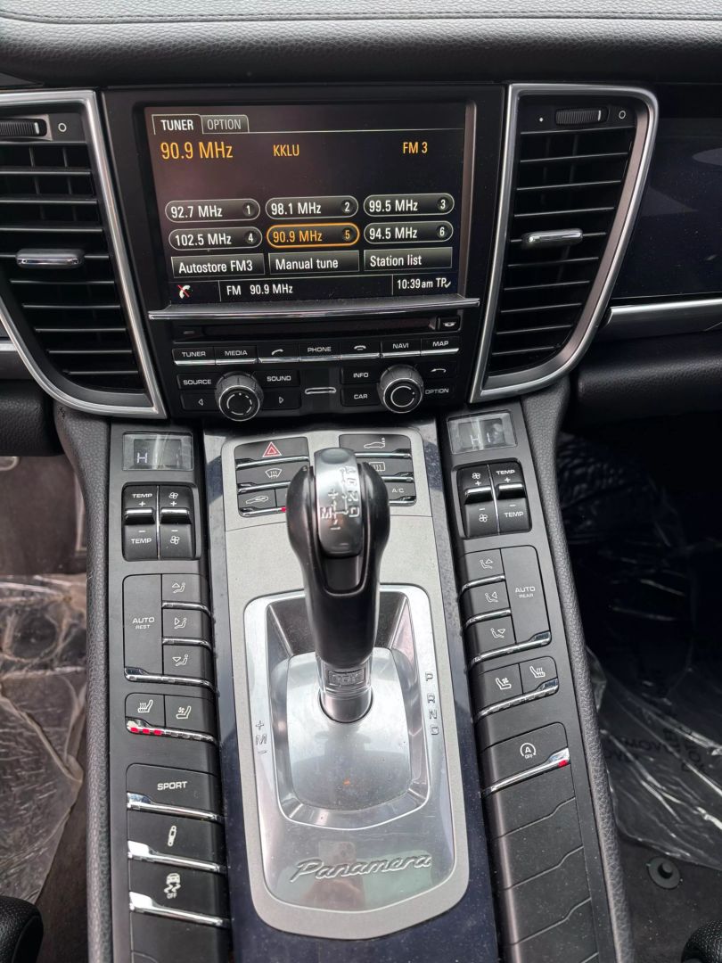 2016 Porsche Panamera Base