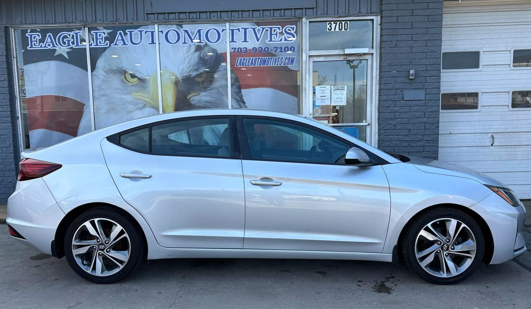 Used 2020 Hyundai Elantra SE with VIN 5NPD74LF2LH516632 for sale in Arlington, VA