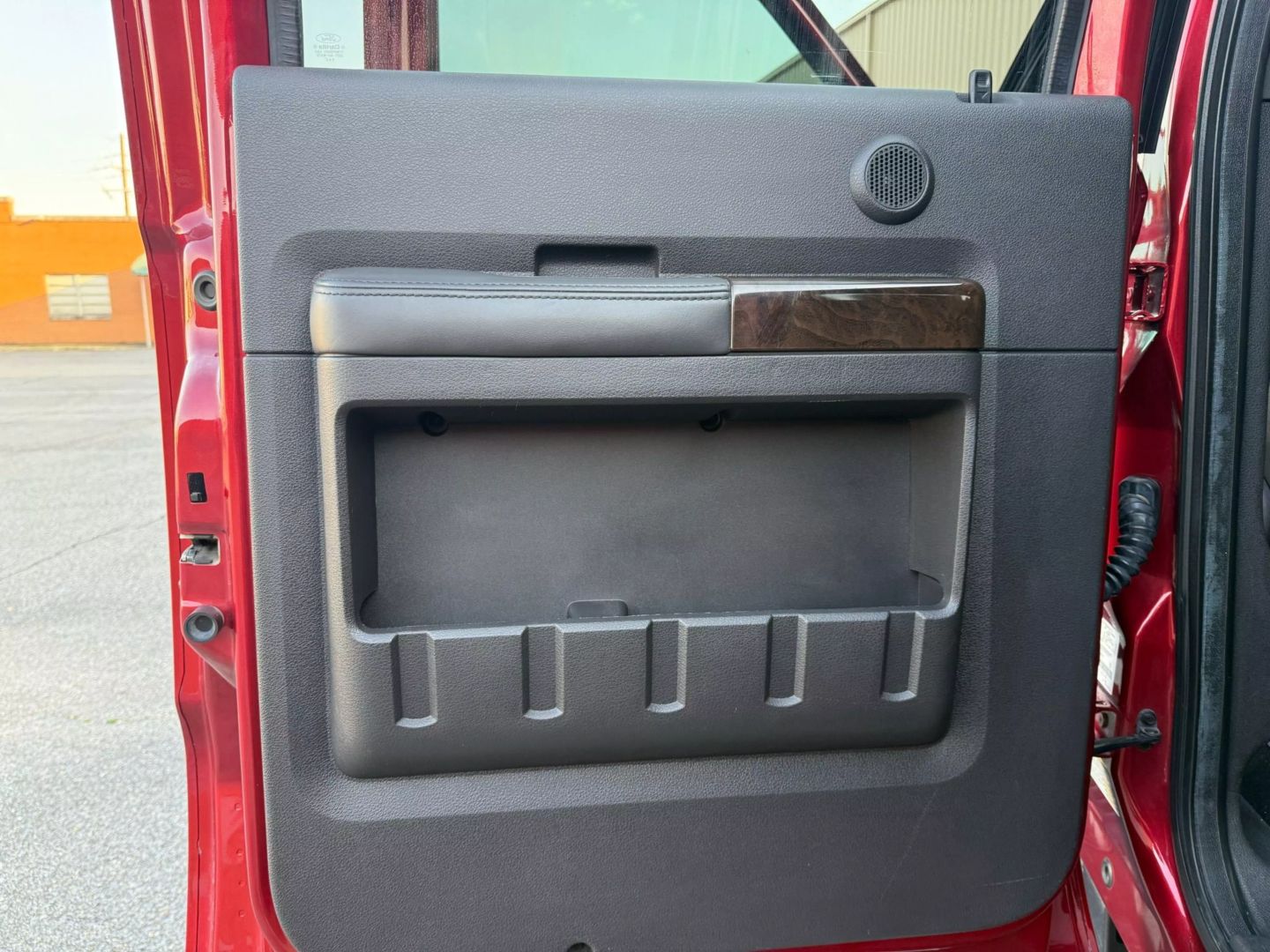 2016 Ford F250 Super Duty Crew Cab - Image 18