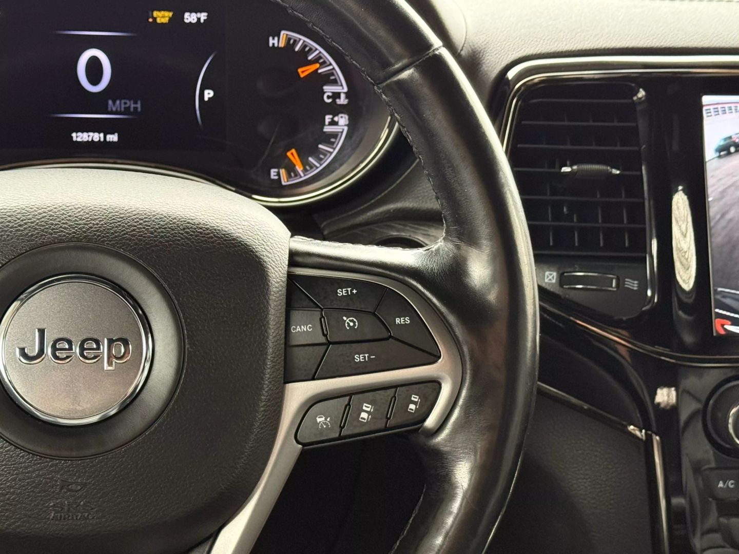 2020 Jeep Grand Cherokee - Image 36