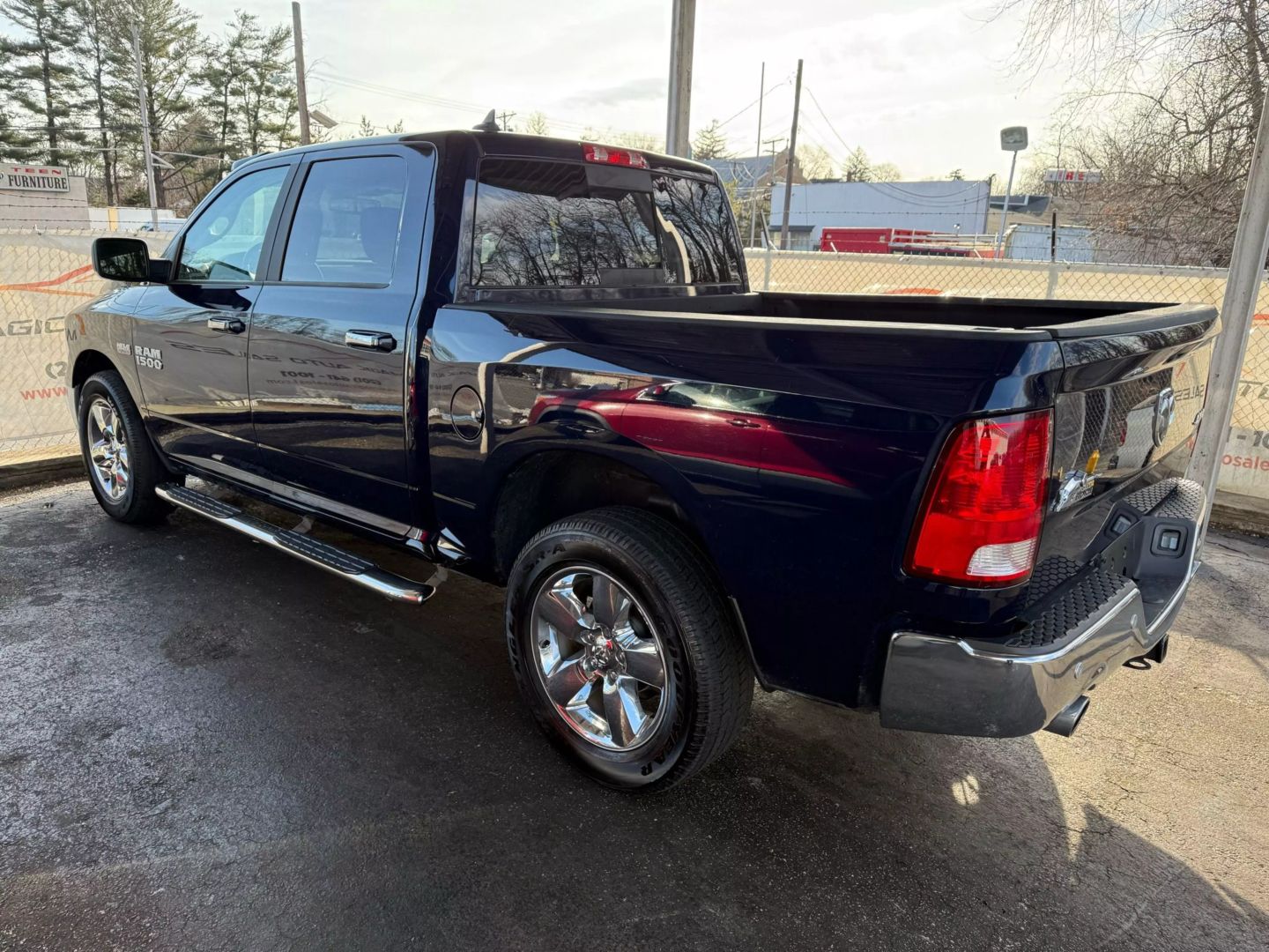 2017 Ram 1500 Crew Cab - Image 13