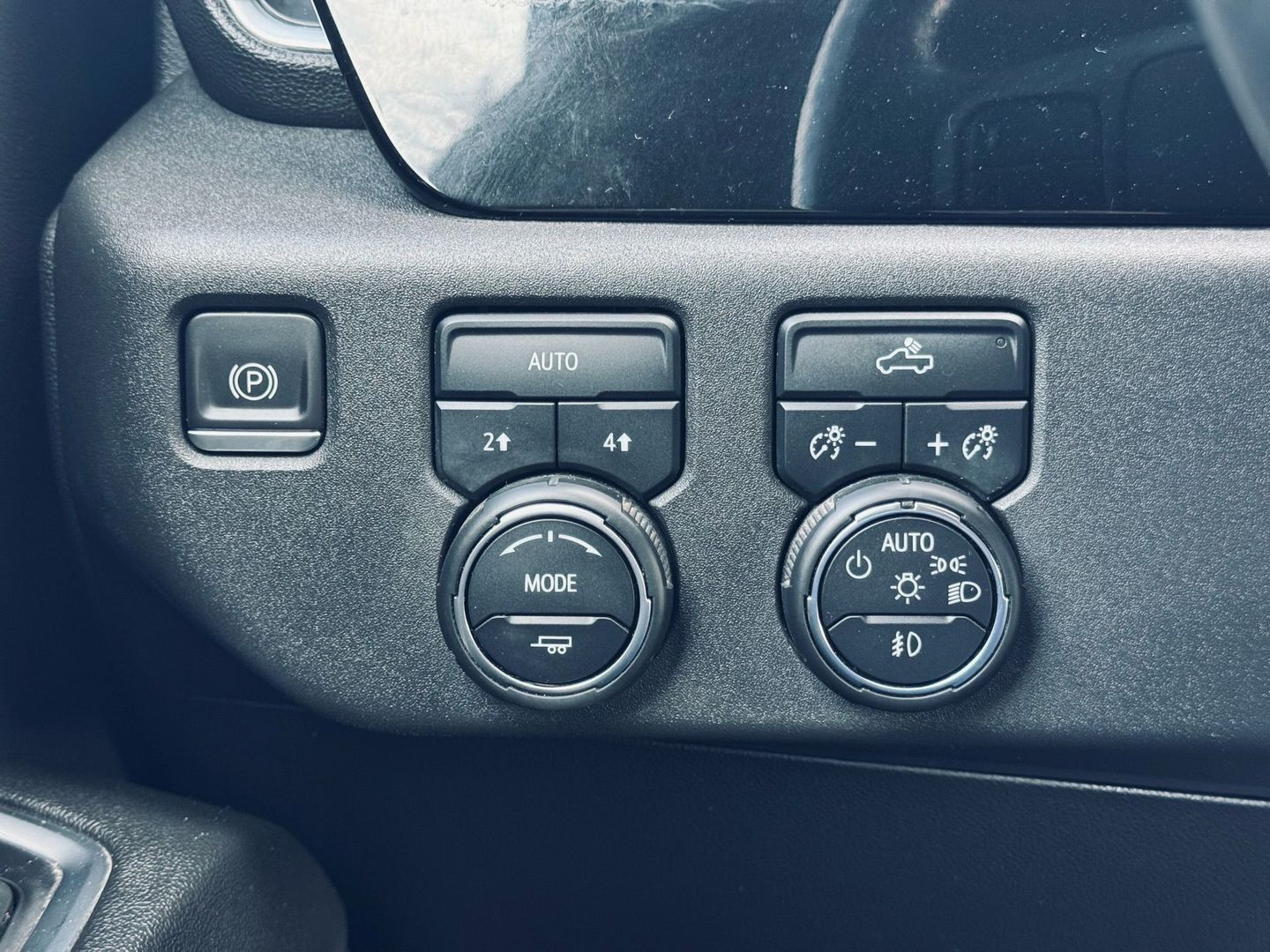 2022 Chevrolet Silverado 1500 Crew Cab - Image 20