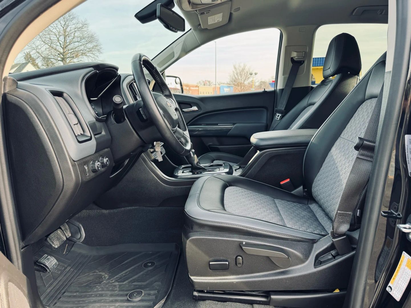 2022 Chevrolet Colorado Crew Cab - Image 14