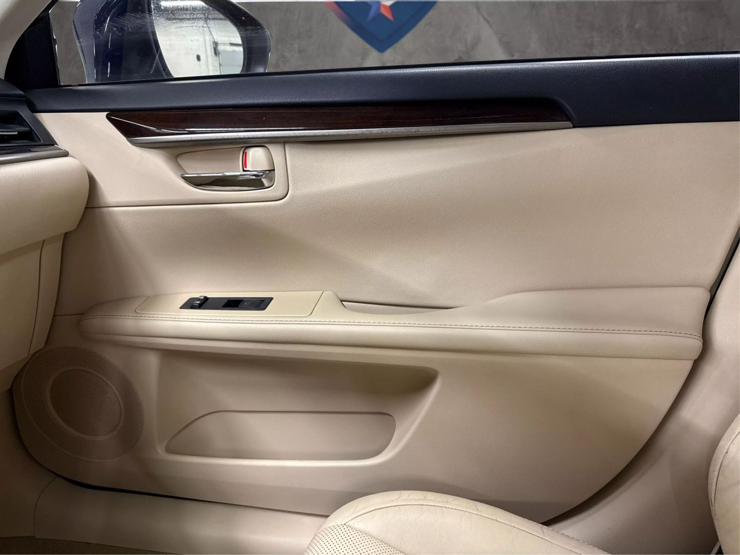 2014 Lexus Es - Image 36
