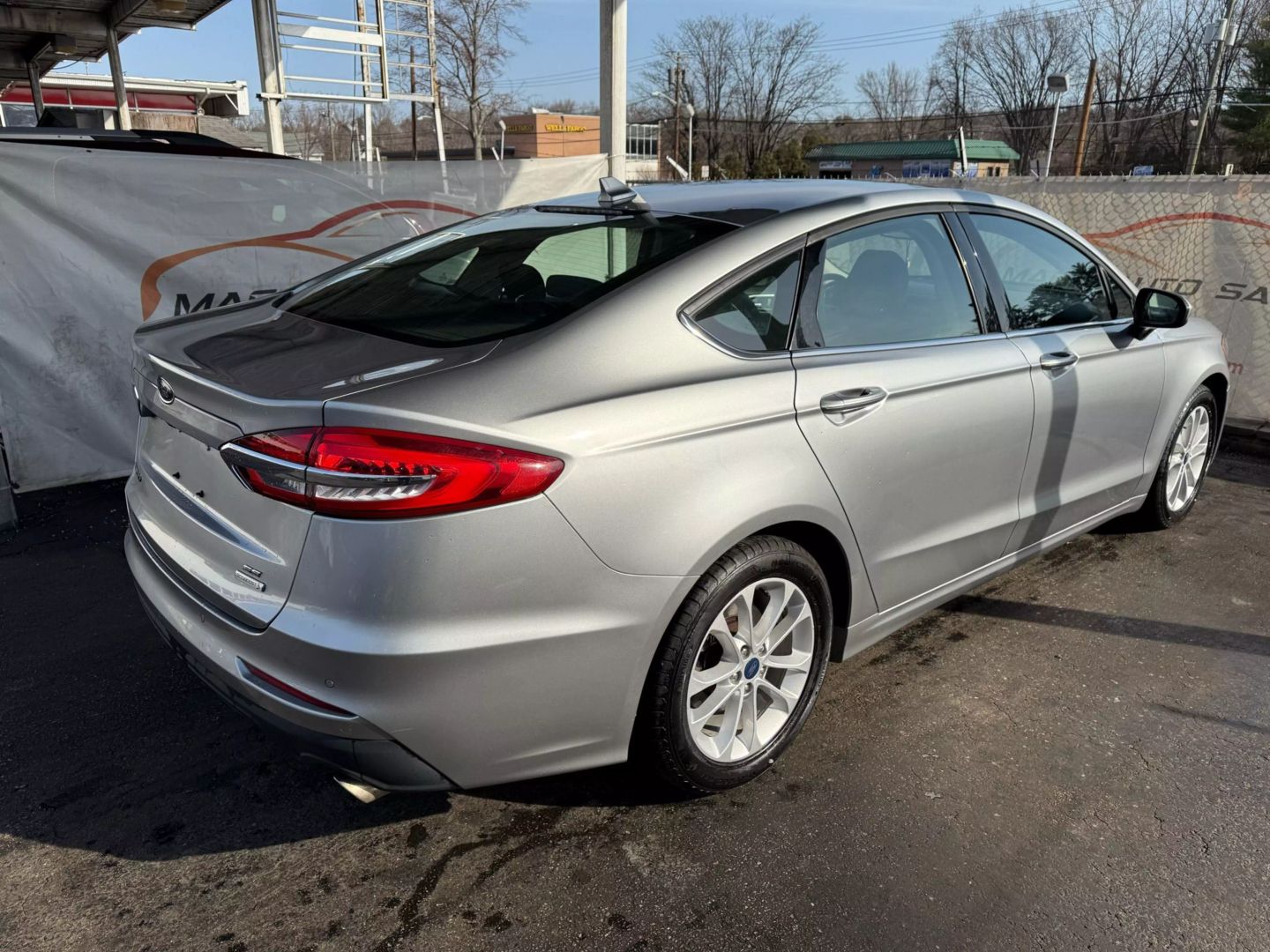 2020 Ford Fusion - Image 12