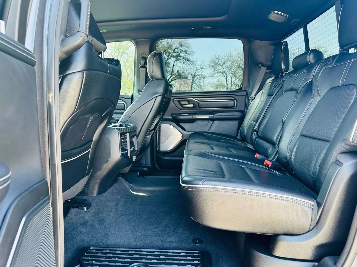 2020 Ram 1500 Crew Cab - Image 19