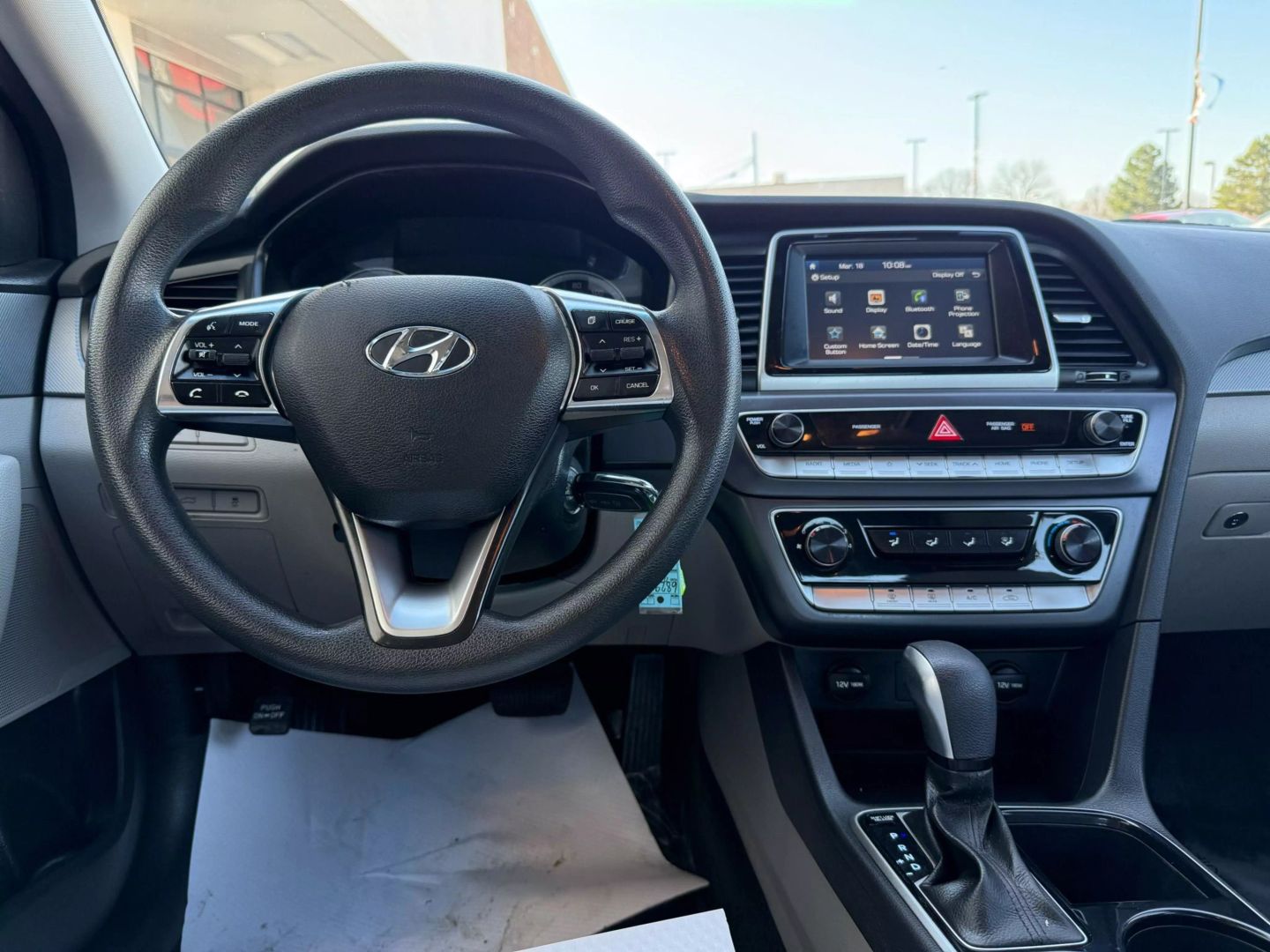 2018 Hyundai Sonata - Image 19
