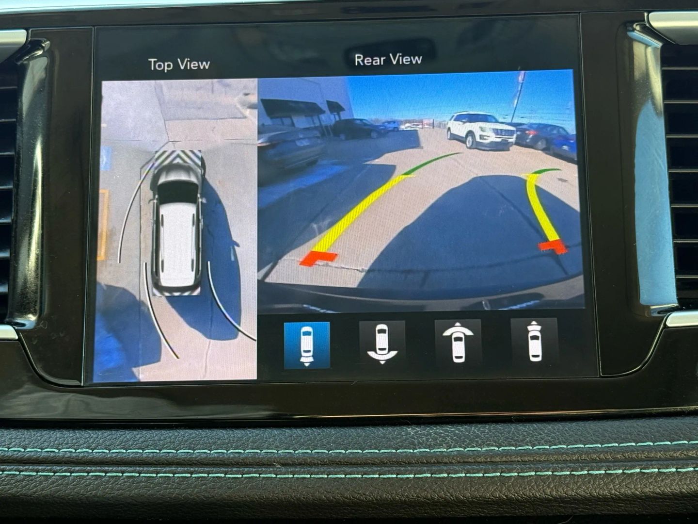 2018 Chrysler Pacifica Hybrid - Image 55