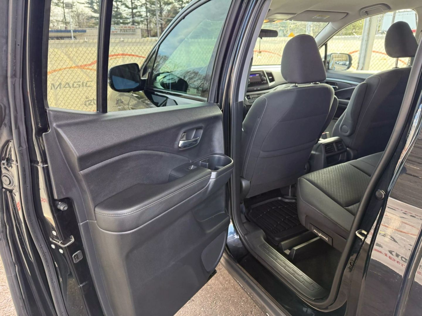 2019 Honda Ridgeline - Image 17