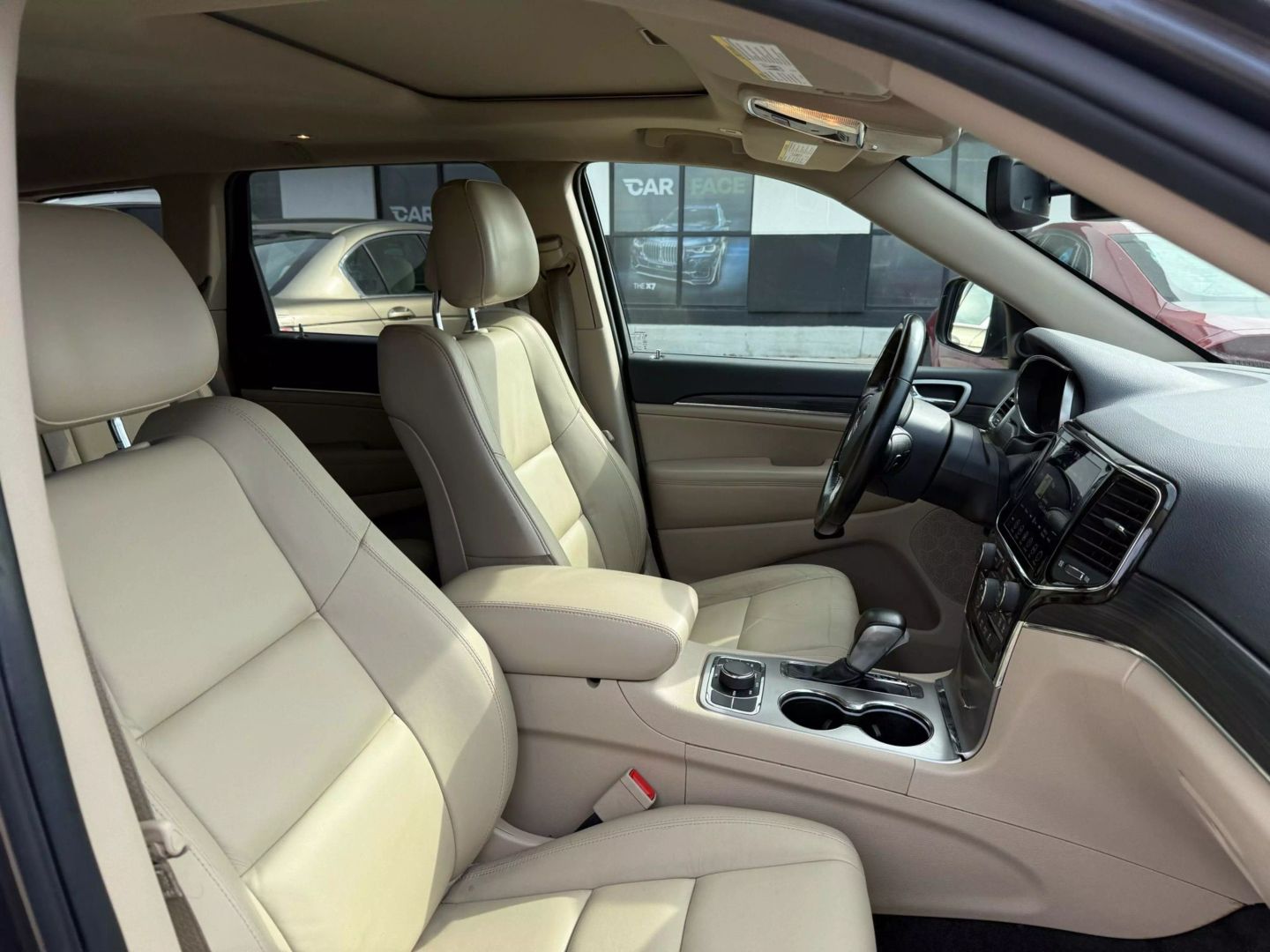 2019 Jeep Grand Cherokee - Image 27