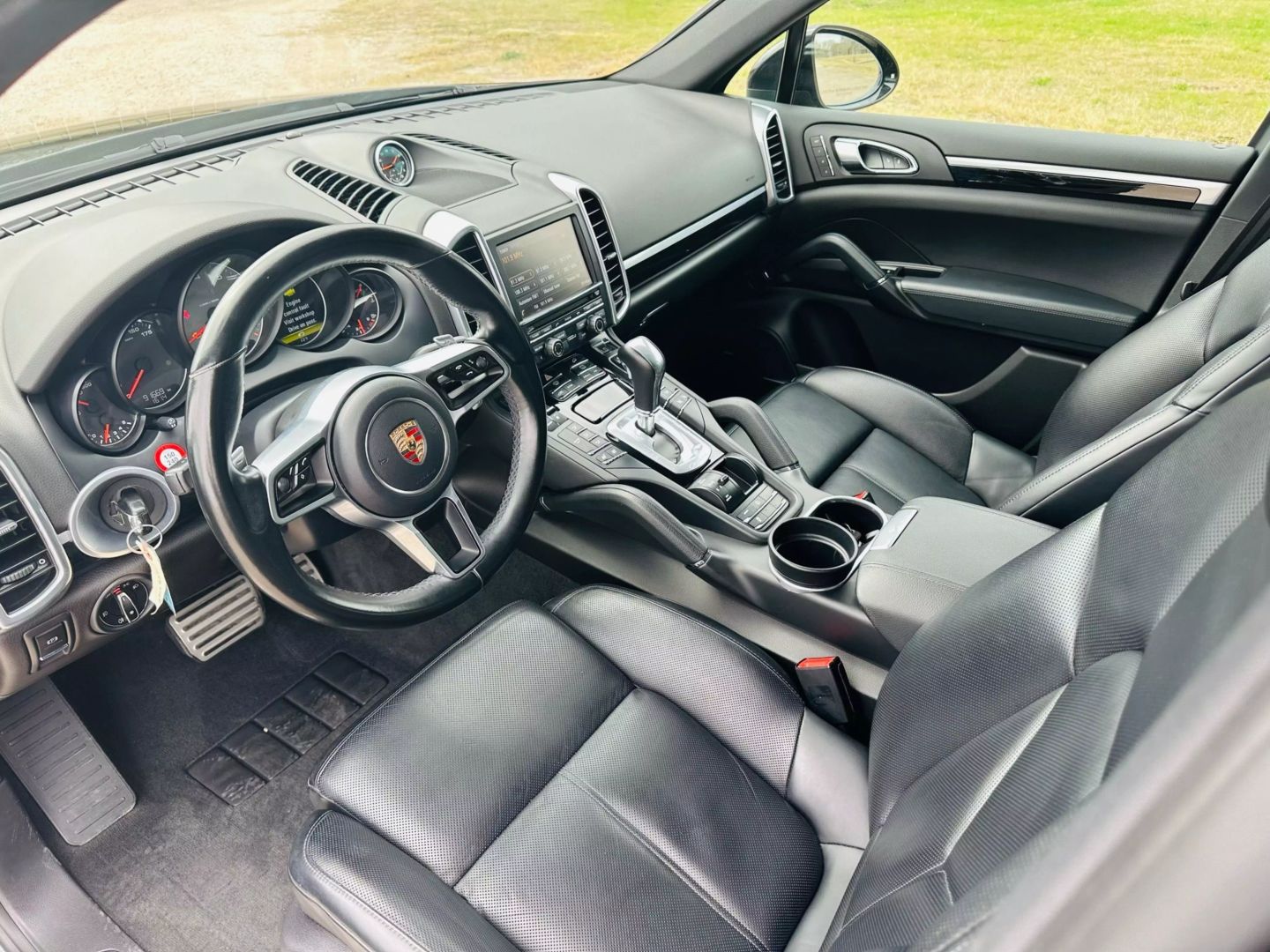2015 Porsche Cayenne - Image 22