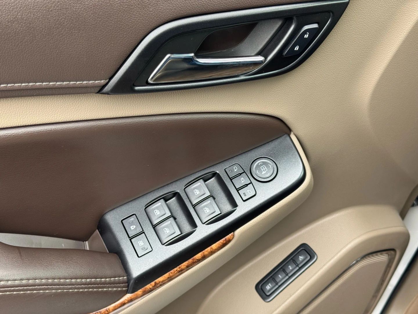 2017 Chevrolet Tahoe - Image 21