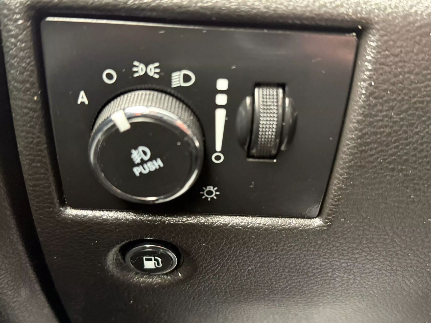 2021 Jeep Grand Cherokee - Image 48