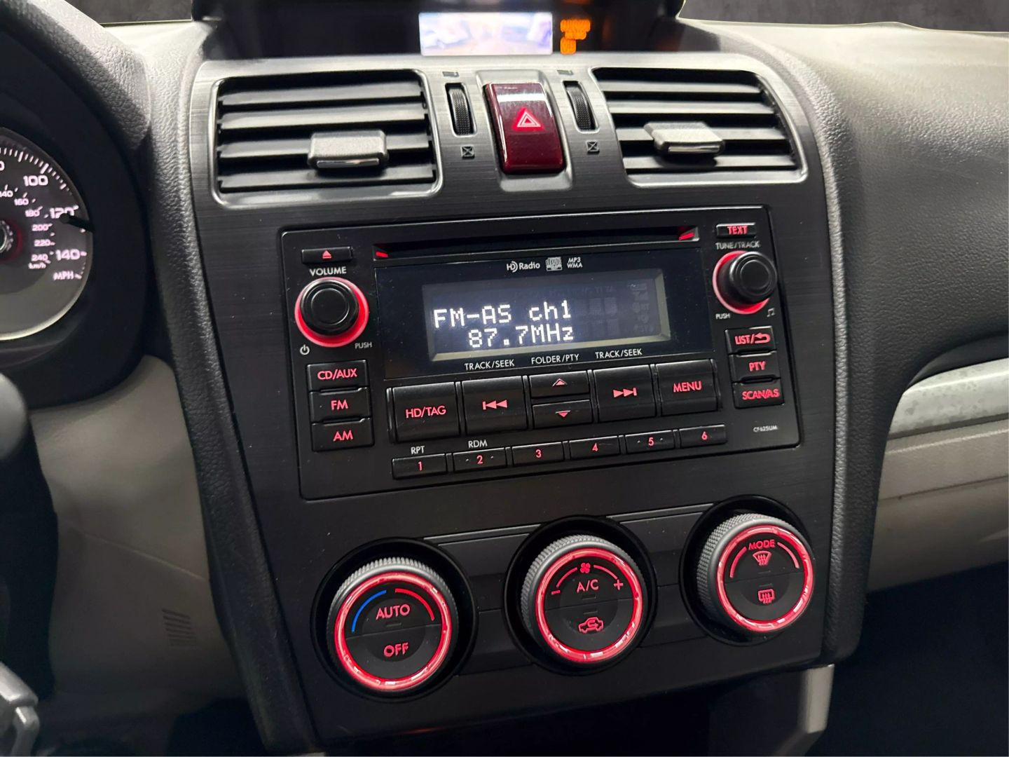 2015 Subaru Forester - Image 22