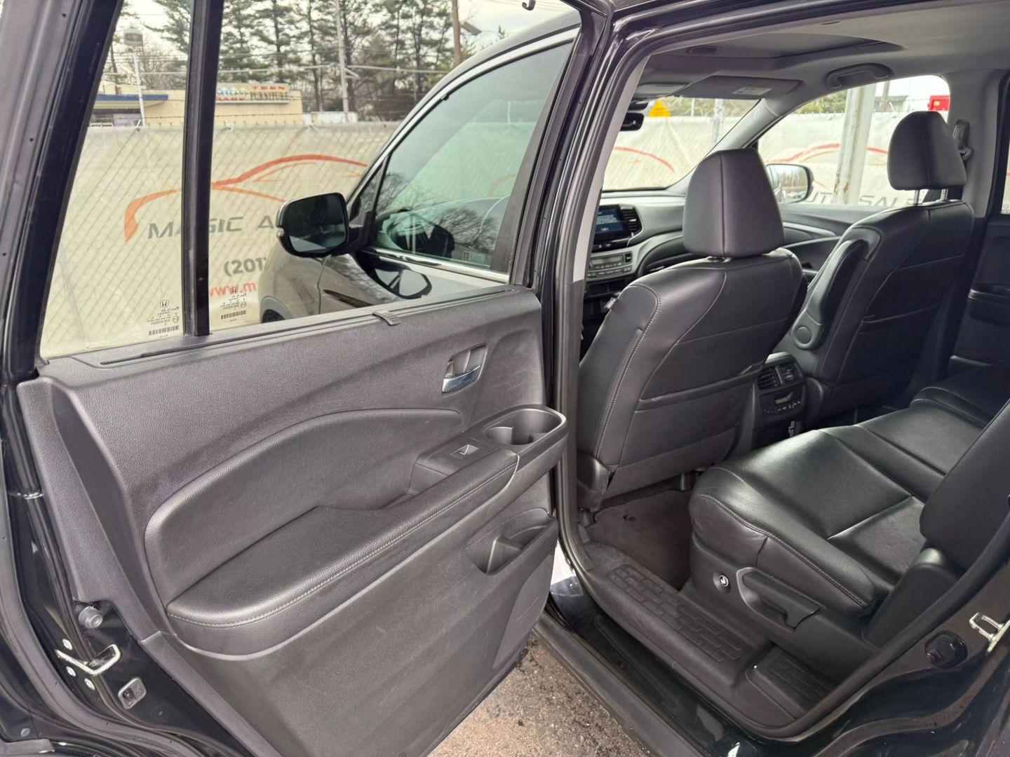 2019 Honda Pilot - Image 17