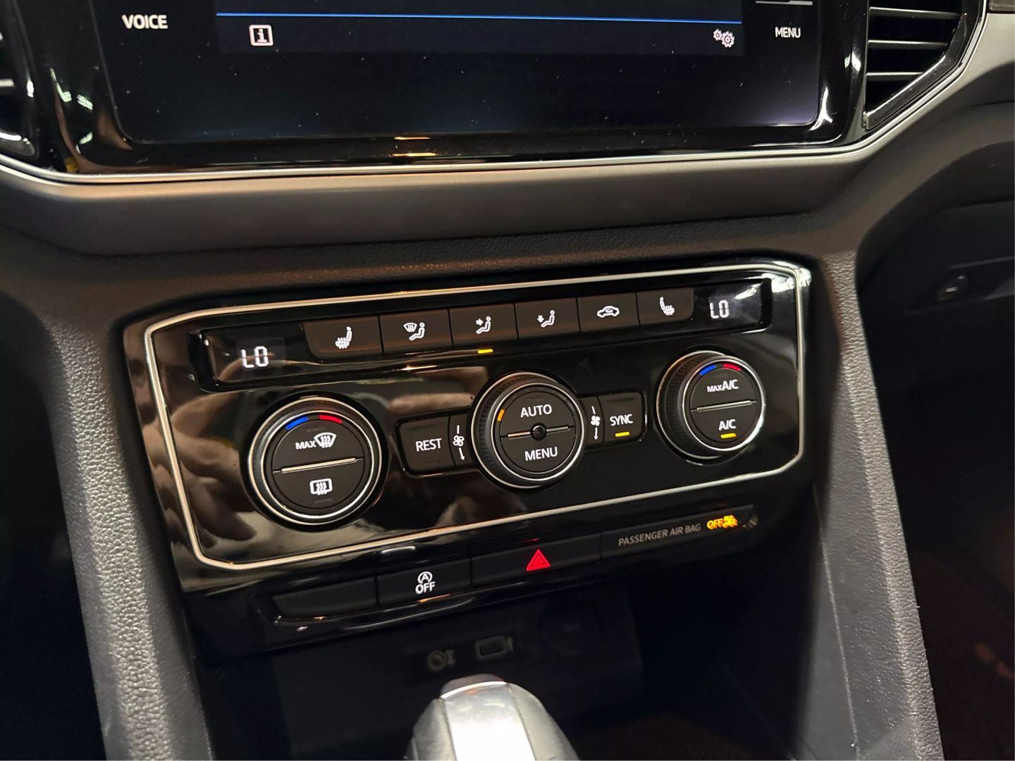 2018 Volkswagen Atlas - Image 32