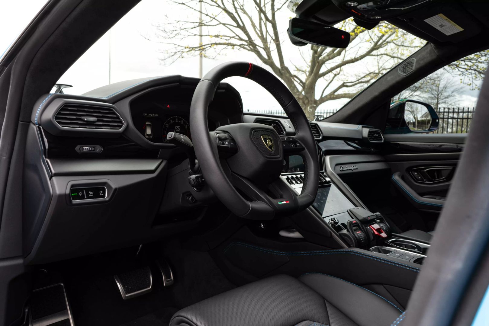 2023 Lamborghini Urus - Image 29