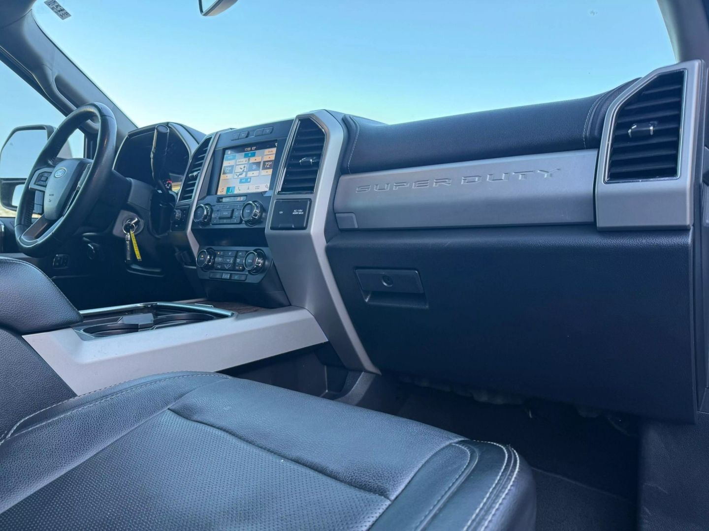 2019 Ford F250 Super Duty Crew Cab - Image 22