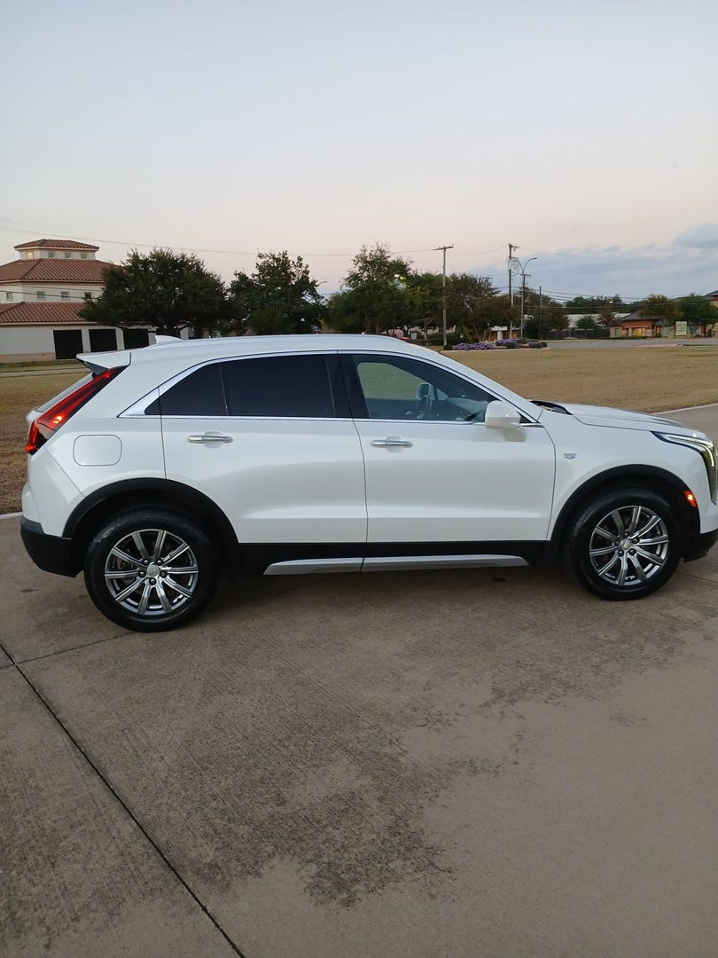 2020 Cadillac Xt4 - Image 3