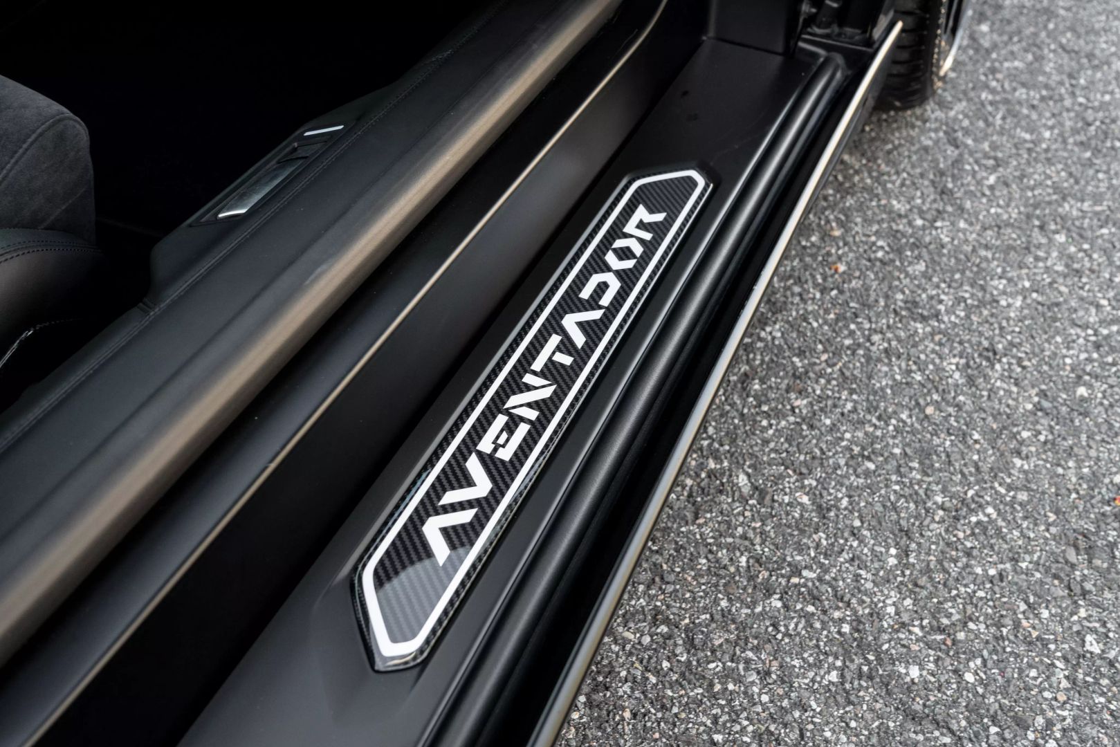 2014 Lamborghini Aventador - Image 79