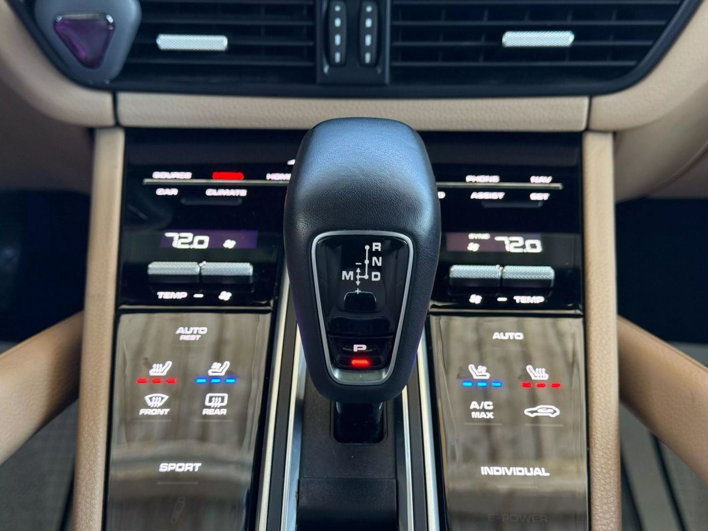 2019 Porsche Cayenne - Image 36