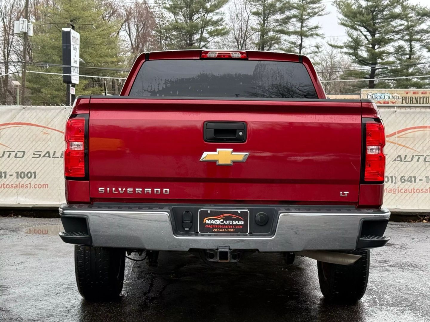 2018 Chevrolet Silverado 1500 Crew Cab - Image 10