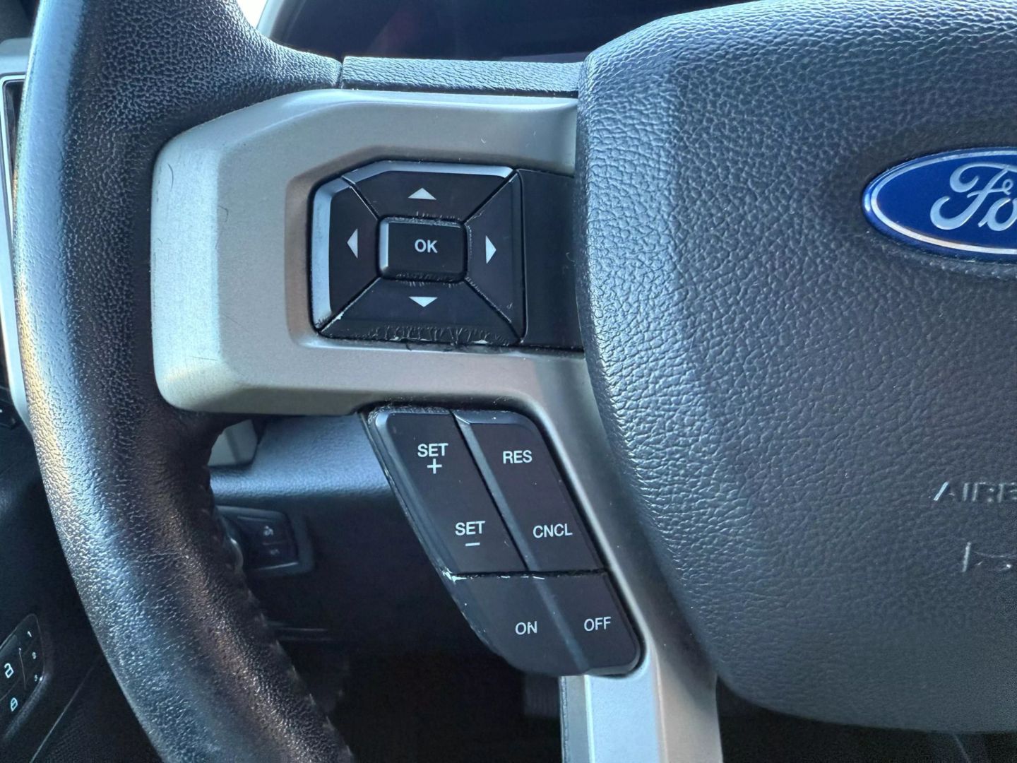 2019 Ford F250 Super Duty Crew Cab - Image 24