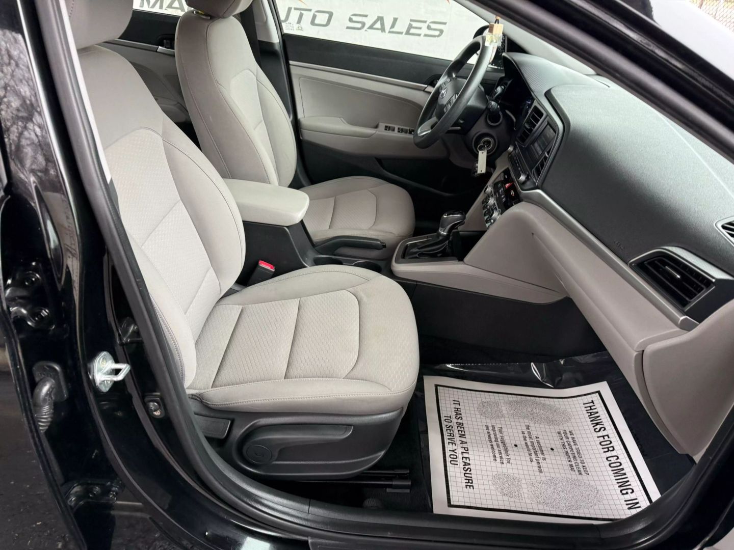 2020 Hyundai Elantra - Image 25