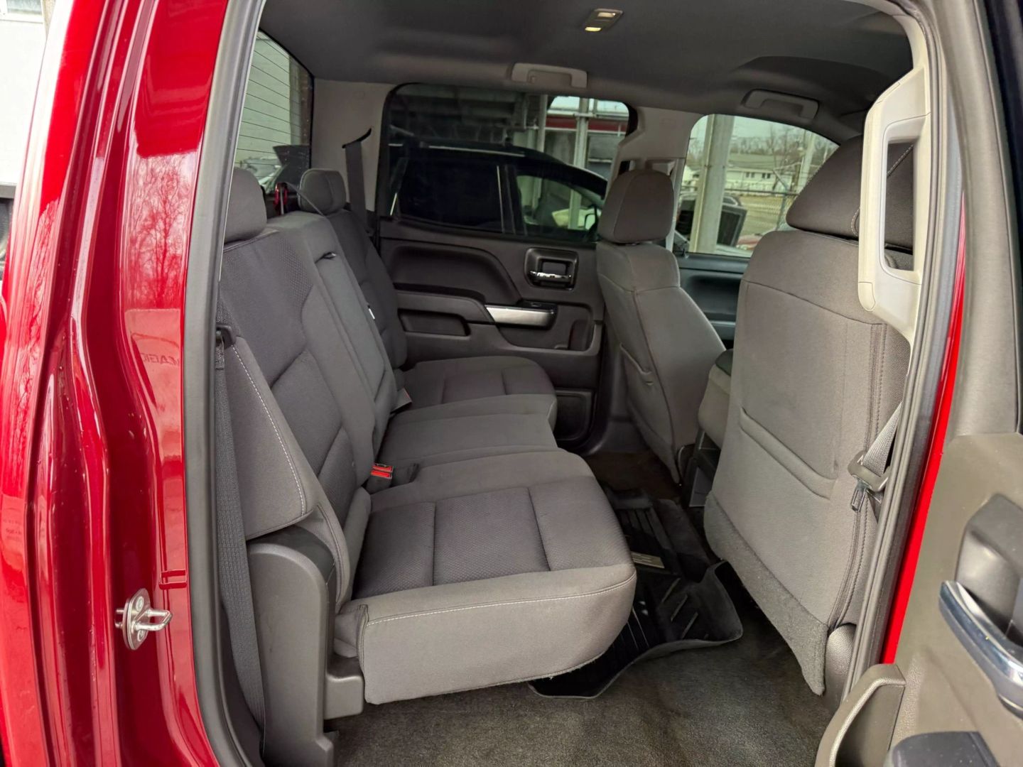 2018 Chevrolet Silverado 1500 Crew Cab - Image 22