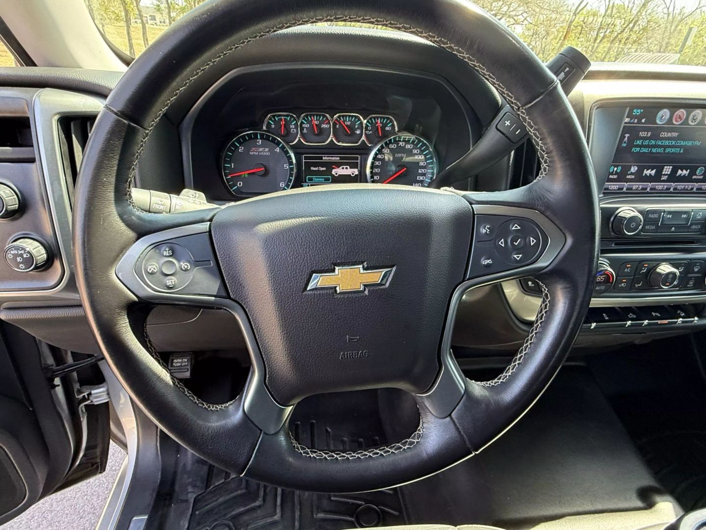 2018 Chevrolet Silverado 1500 Crew Cab - Image 32