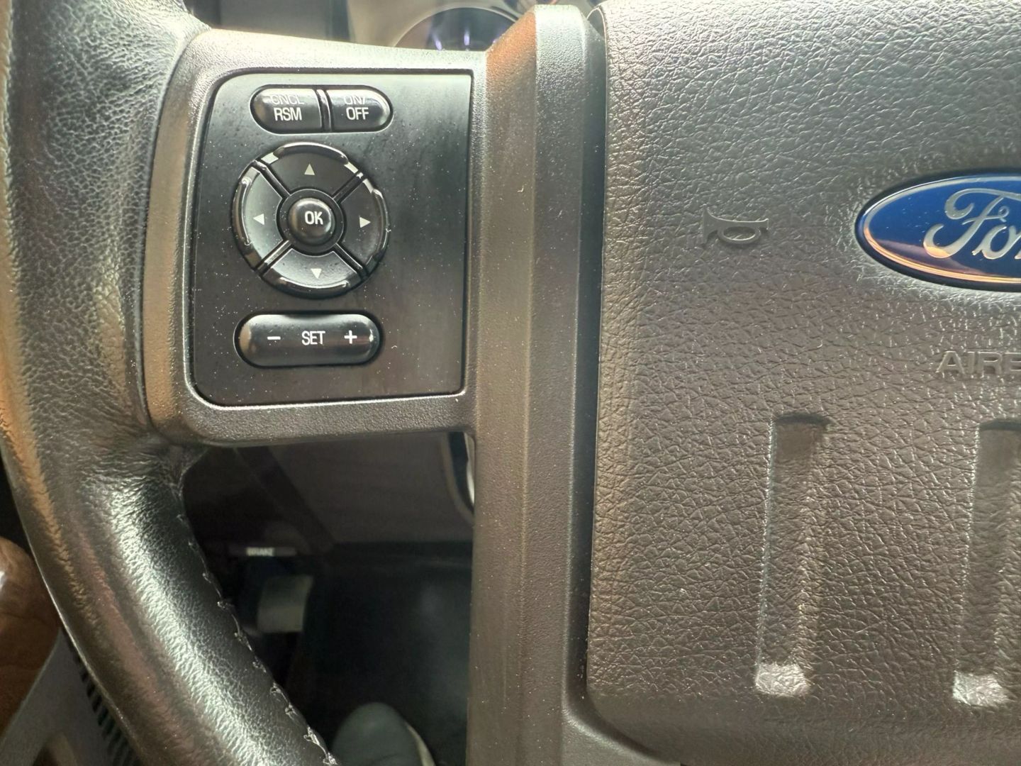 2015 Ford F250 Super Duty Crew Cab - Image 28